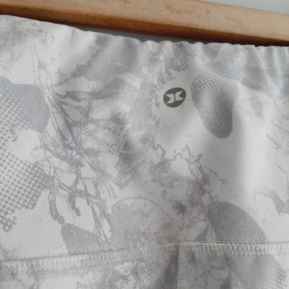 RBX Active Crop Capri Athletic Leggings Abstract Print Grey White Pockets Sz M - Picture 12 of 15